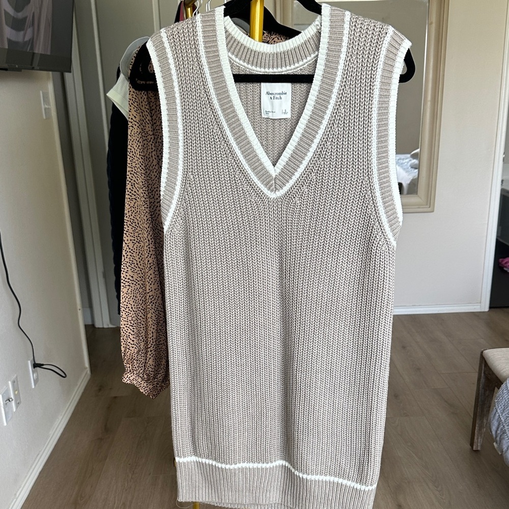 Abercrombie & Fitch Taupe Knit Vest with White Trim